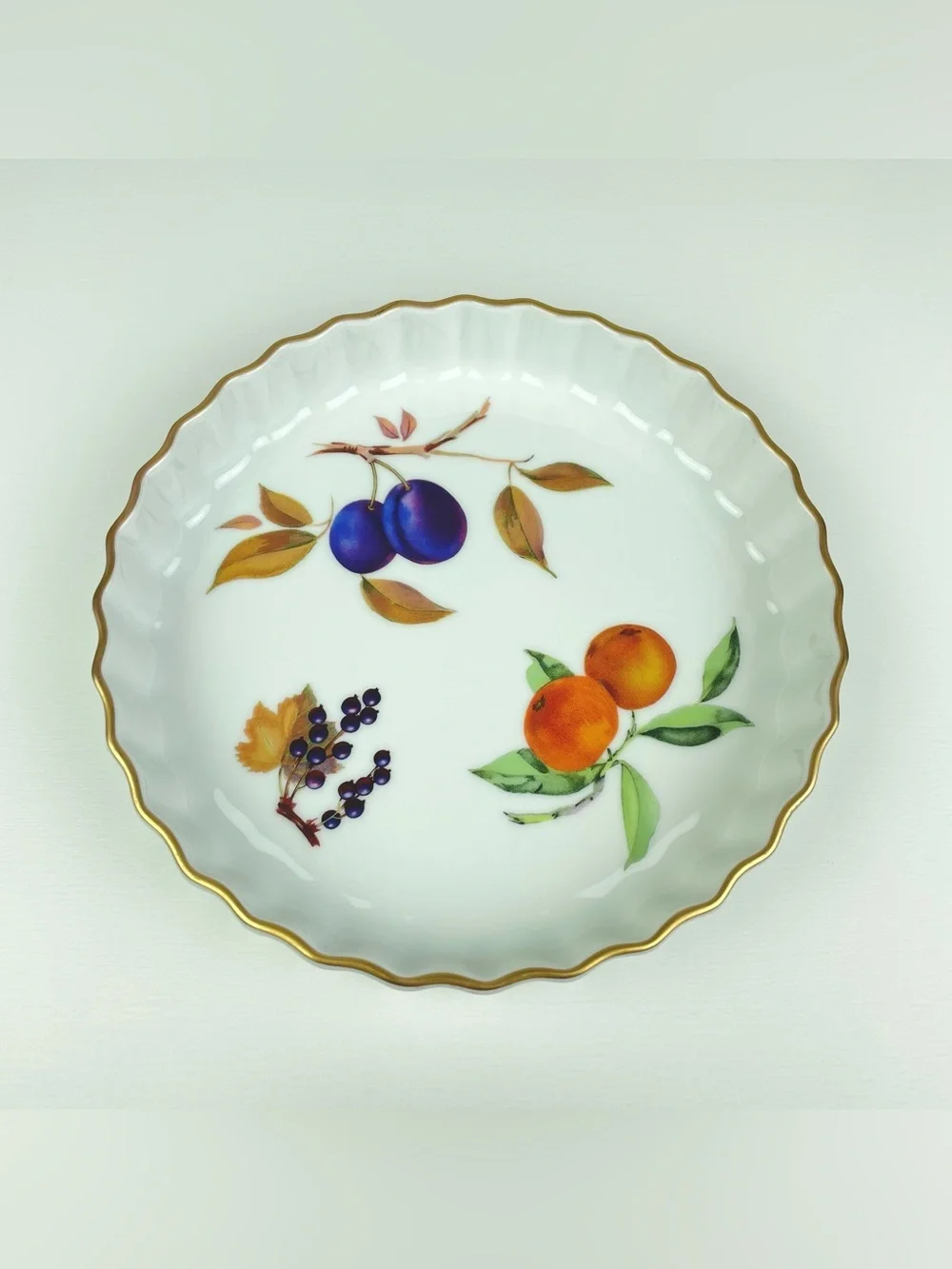 VTG Royal Worcester Evesham Fruit Design Quiche Flan Ceramic Dish Gold Rim Flute